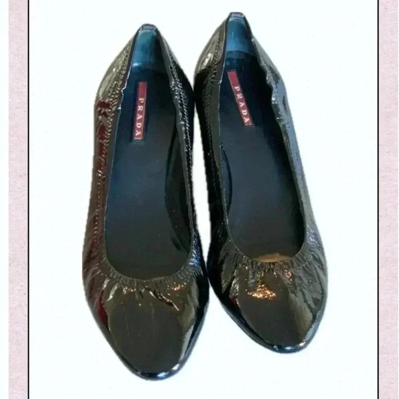 PRADA black patent classic pump heels size 39.5 kitten - Picture 2 of 9